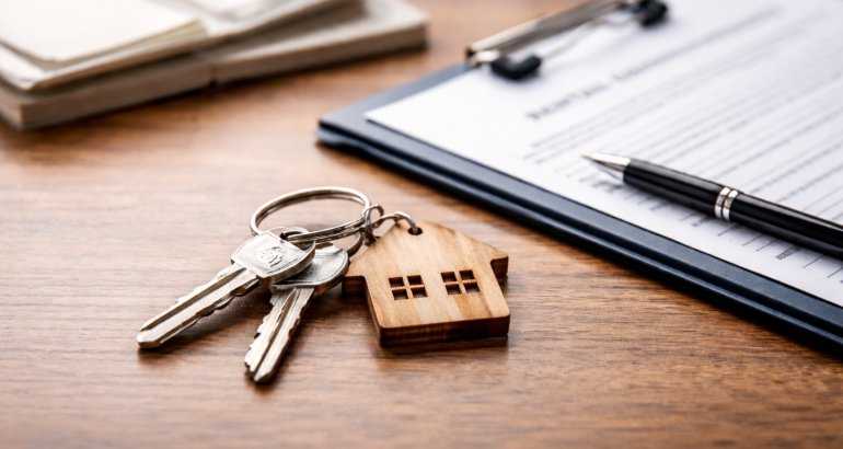 El derecho del propietario a visitar la propiedad arrendada.