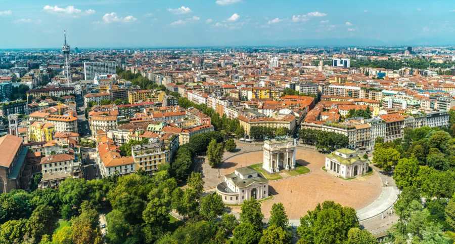 Milán para personas solteras, Nápoles para aquellos que invierten, Bolonia para el medio ambiente: predicciones sobre vivienda para 2025-2026.