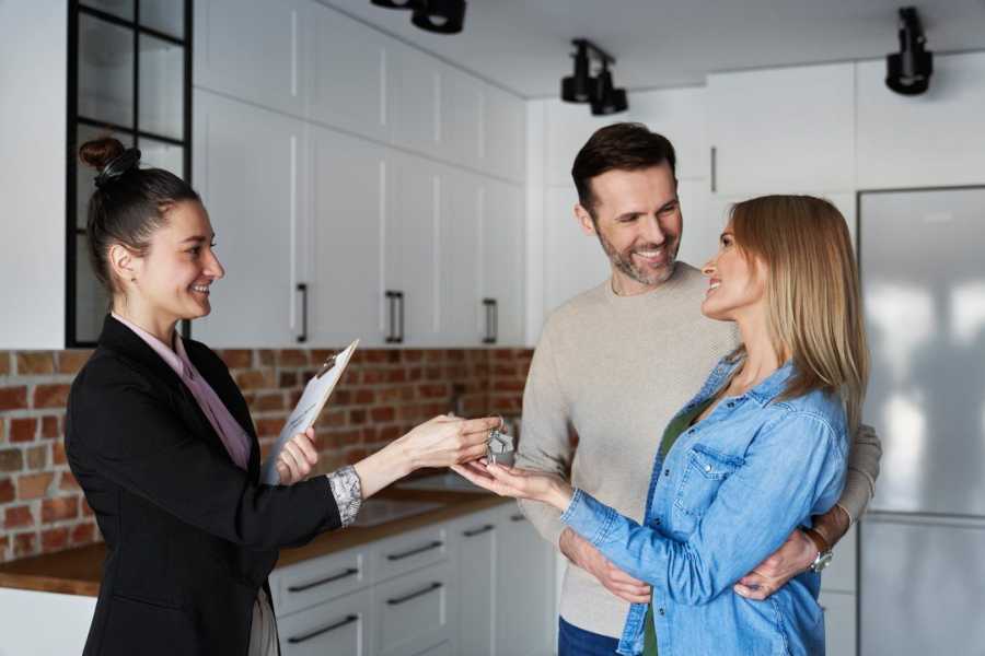 Cómo adquirir una vivienda con préstamo hipotecario de manera segura y prevenir quedarse sin fondos: peligros y recomendaciones de un escribano.