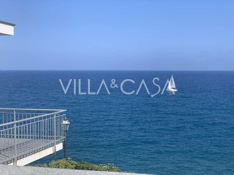 Villa con playa privada en Bordighera.