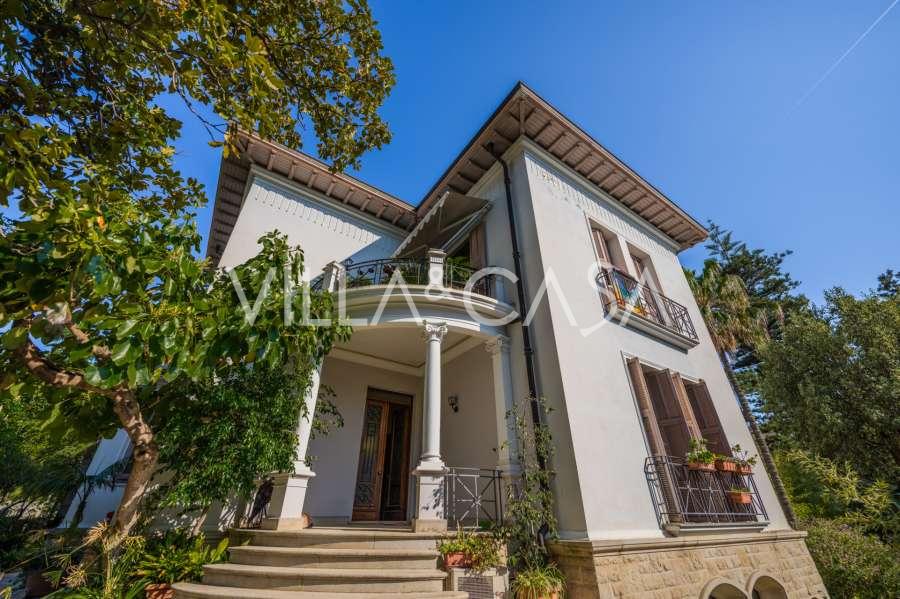 Casa junto al mar en Bordighera.