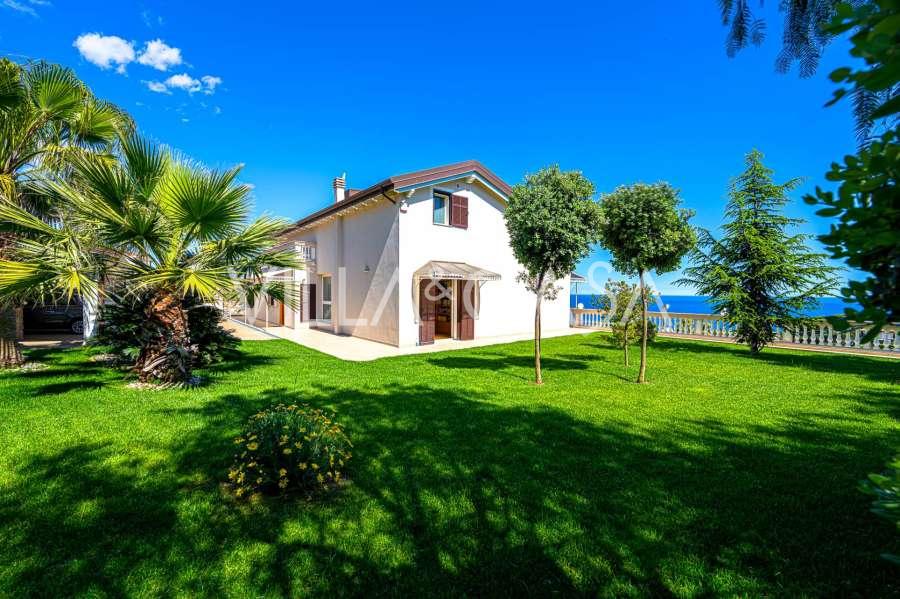 Nueva villa en venta en Sanremo.