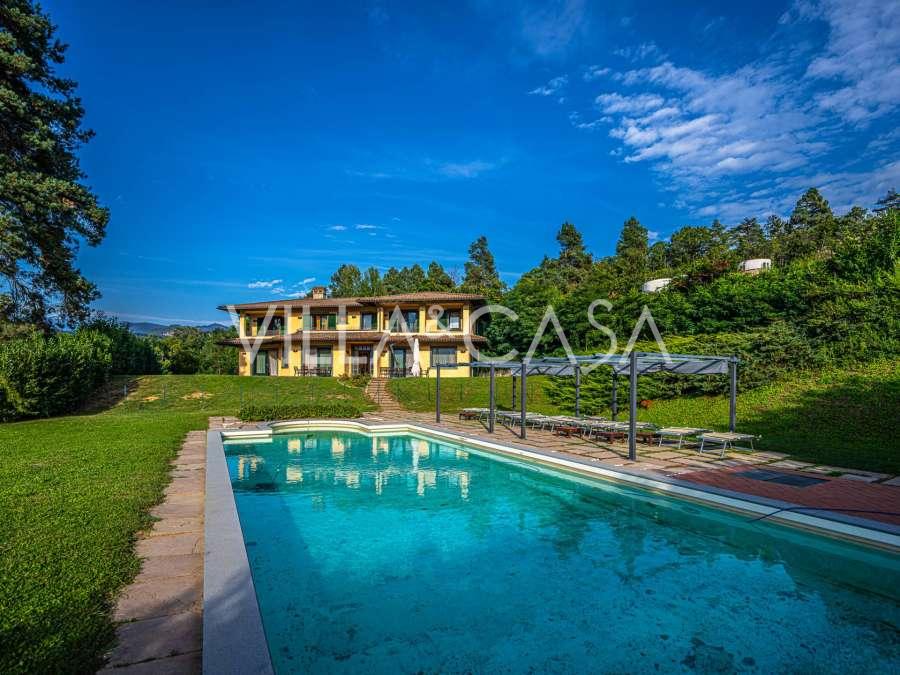 Villa de 500 m2 en Castelnuovo di Garfagnana.