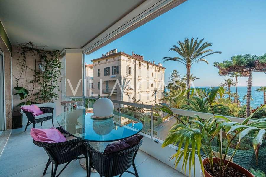 Apartamento de lujo junto al mar en Sanremo.