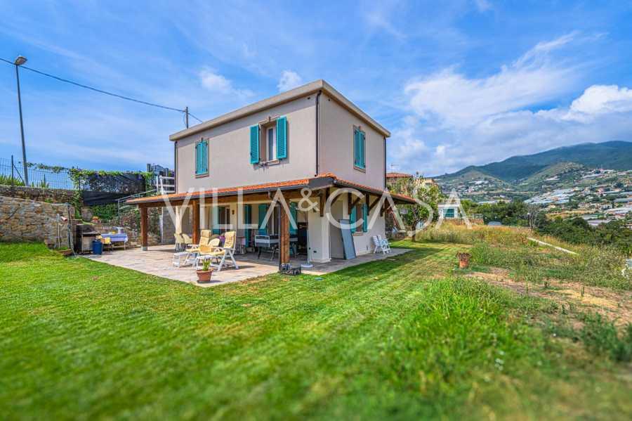 Nueva casa en San Remo con vistas panorámicas al mar