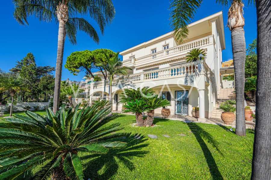 Villa junto al mar en San Remo