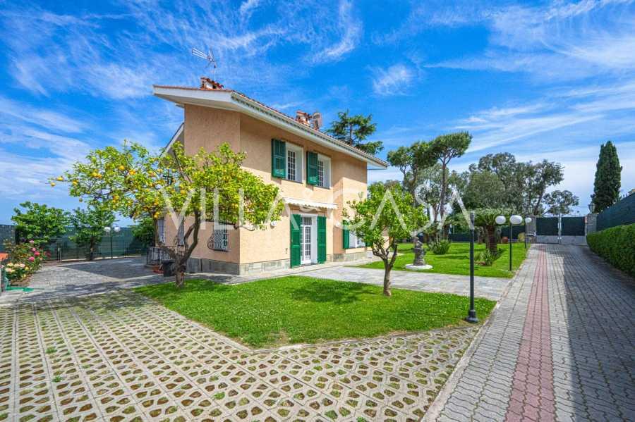 Alquiler a largo plazo de una villa en San Remo.