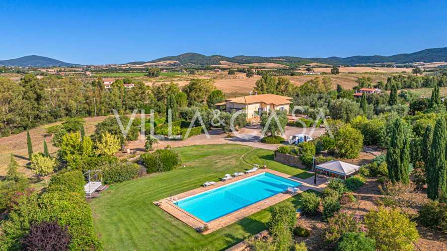 Lujosa villa en venta en Montalto di Castro.