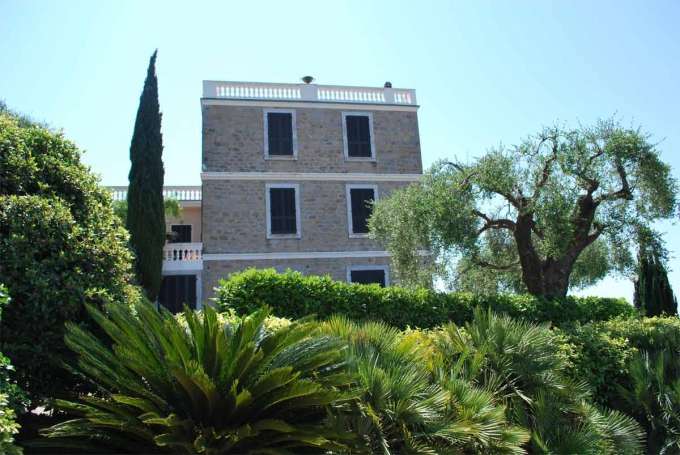 Villa de lujo con jardín en Liguria, Bordighera.