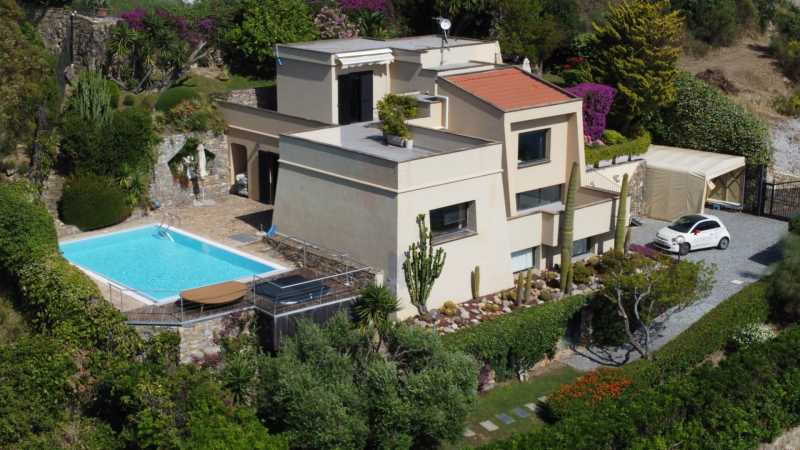 Villa con vista al mare en Ospedaletti.