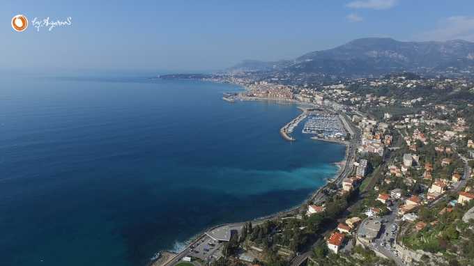 Villa con vistas a Mónaco y la Costa Azul en Ventimiglia.