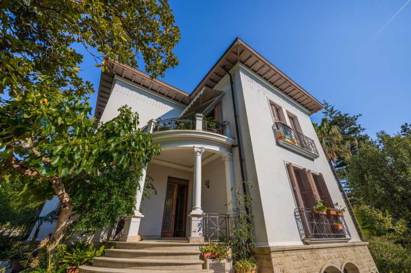 Casa junto al mar en Bordighera.