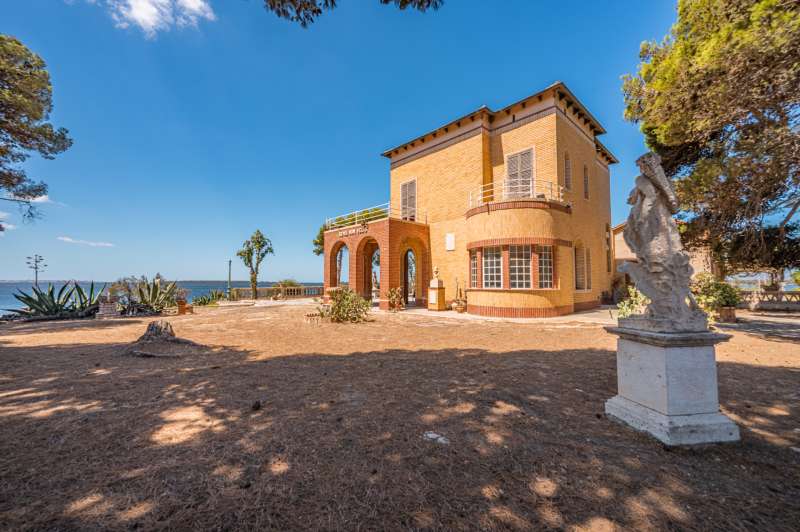 Isla en Sicilia, Italia en venta