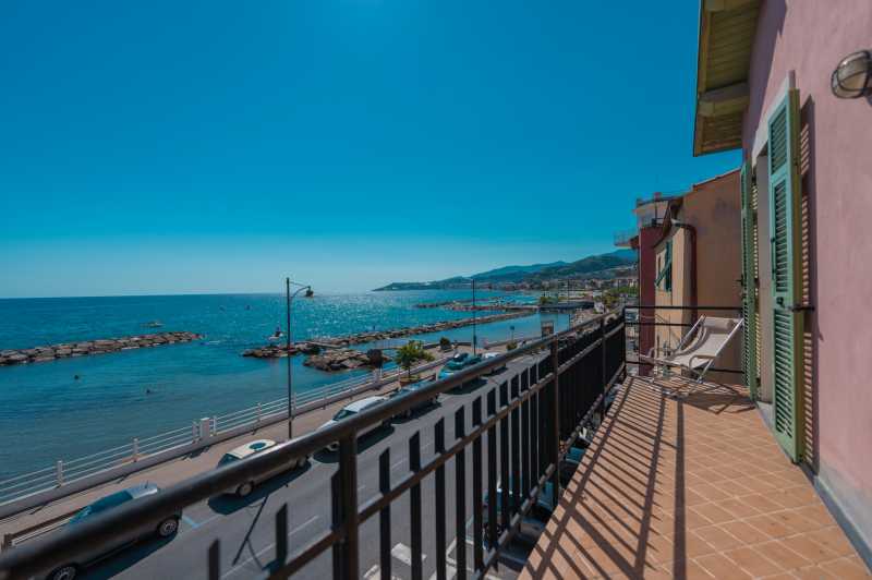 Apartamento en venta en Santo Stefano al Mare.