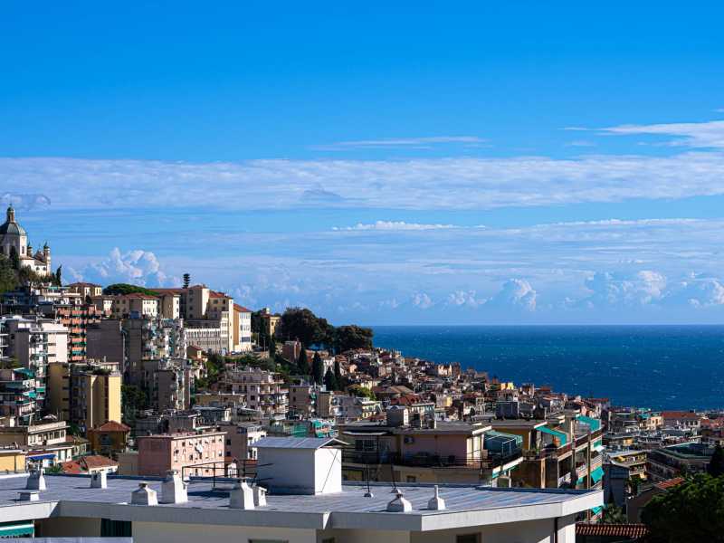 Casa para dos familias en venta en San Remo.