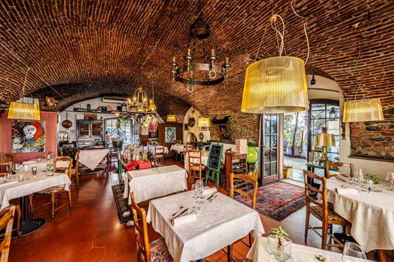 Restaurante junto al mar en Bordighera - en venta.