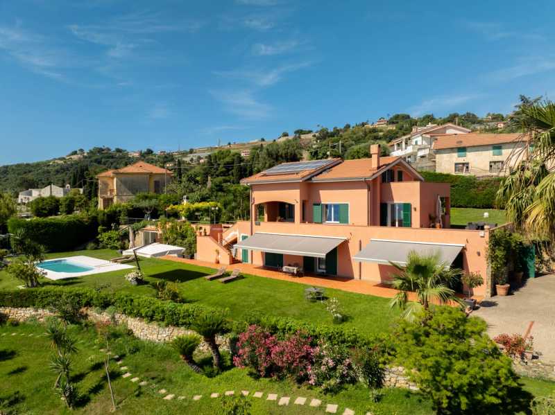 Casa en venta en la Toscana con piscina.