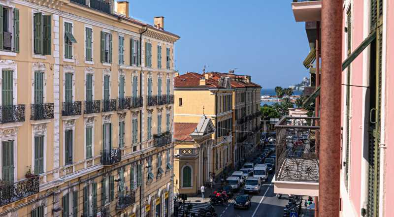 Apartamento con cuatro habitaciones en San Remo.