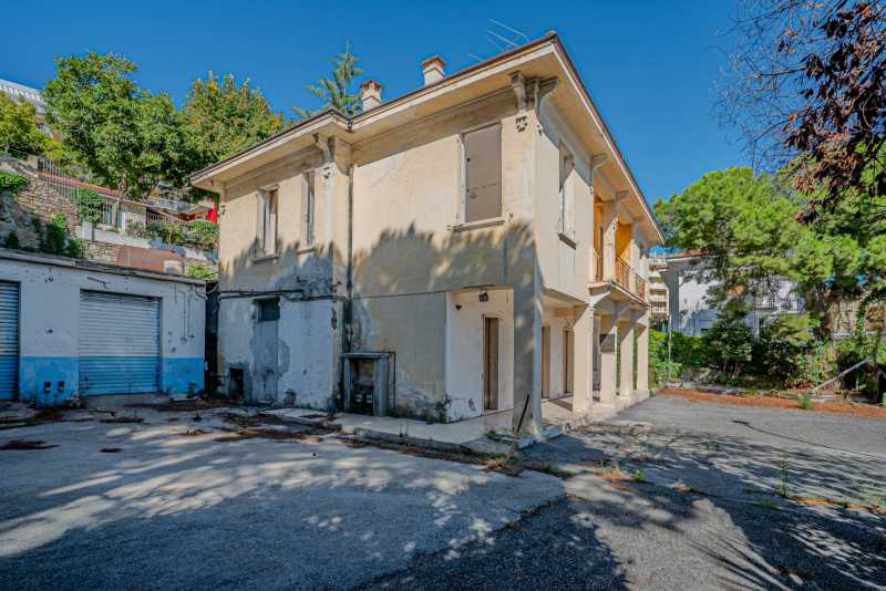 Casa en San Remo para reconstrucción.