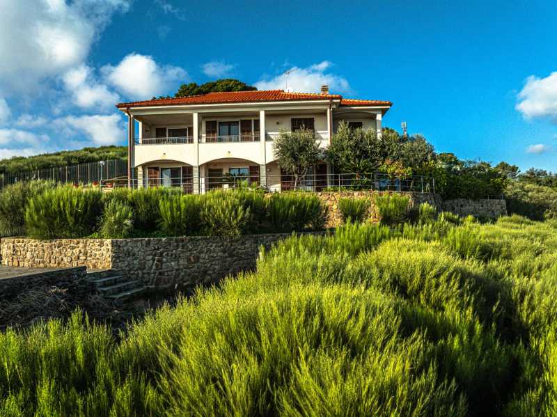 Villa en alquiler en Bordighera.