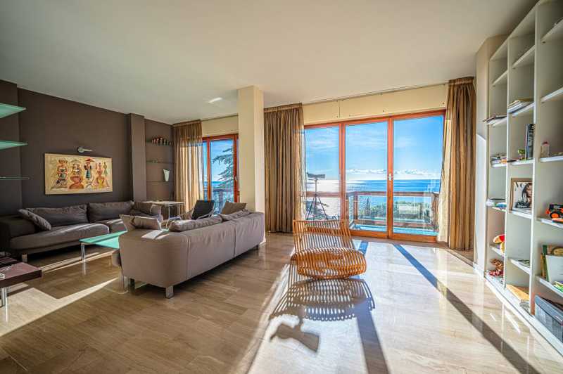 Apartamento con vista al mar en San Remo.