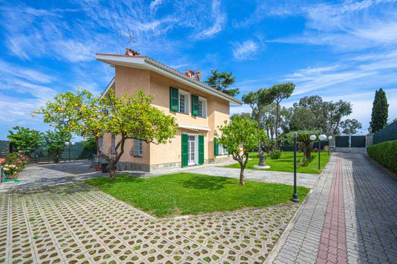 Alquiler a largo plazo de una villa en San Remo.