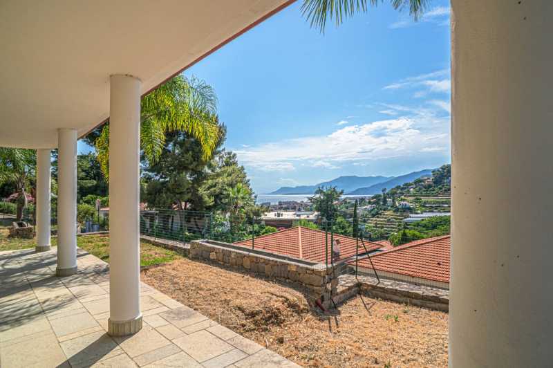 Villa moderna en Bordighera.