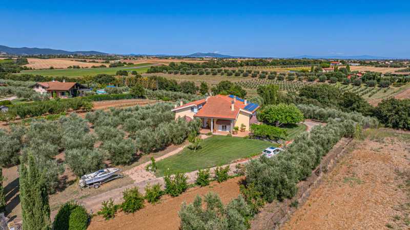 Villa en venta en Montalto di Castro.