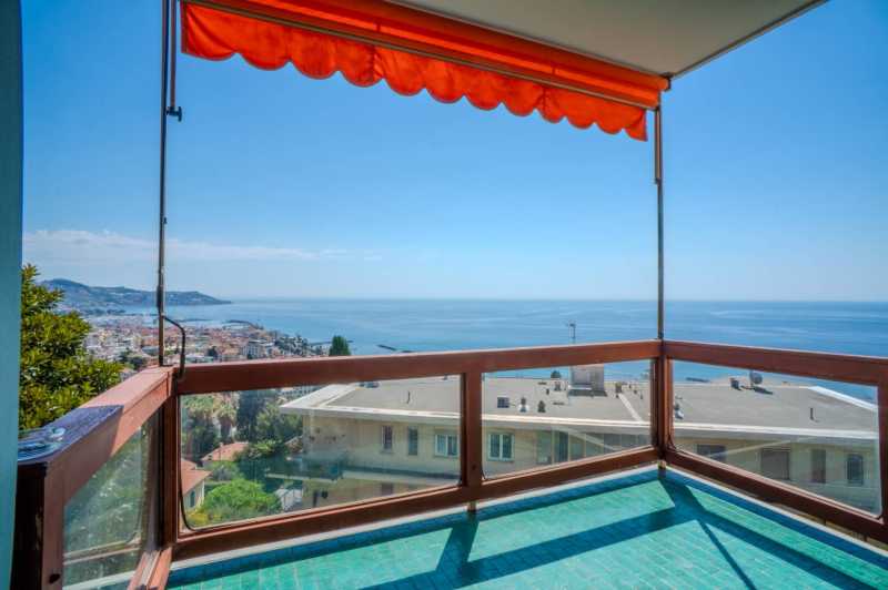 Apartamentos de lujo con vista al mar en San Remo.