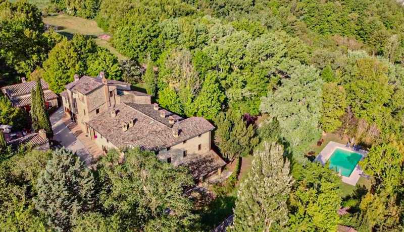 Se vende lujoso agroturismo en Perugia.