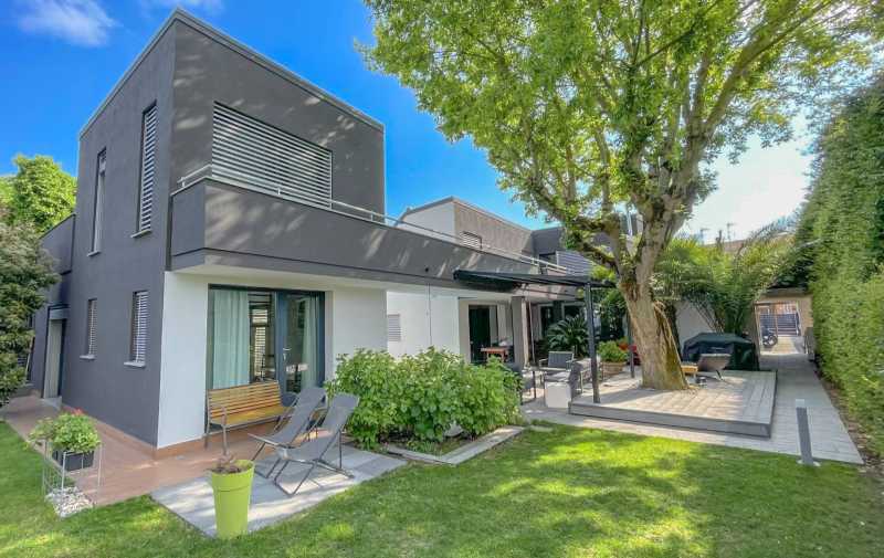 Ferrara: casa con piscina