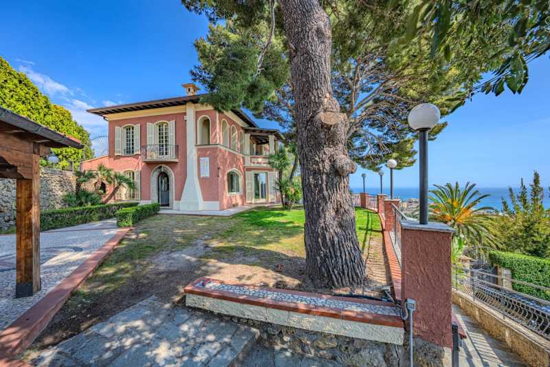 Se vende villa de lujo en Ventimiglia