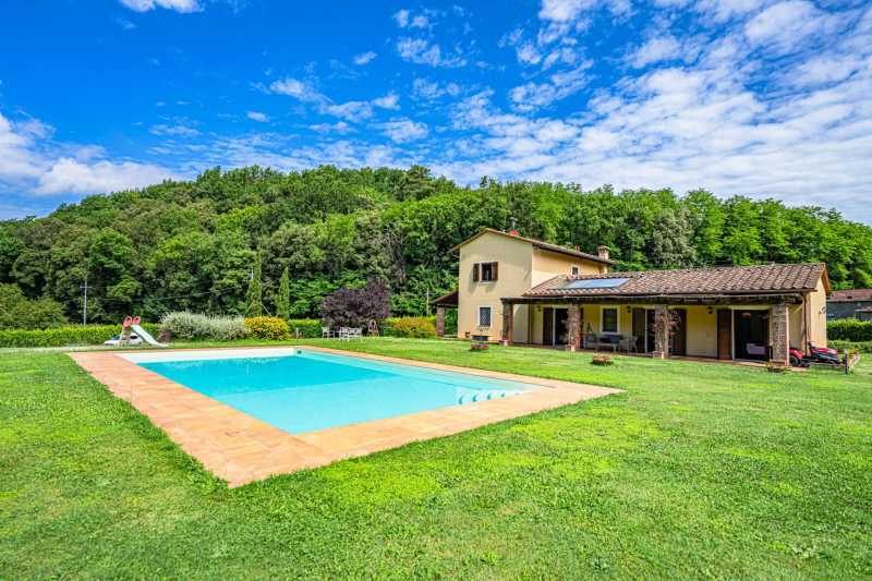 Villa en Toscana, cerca de Lucca, en venta