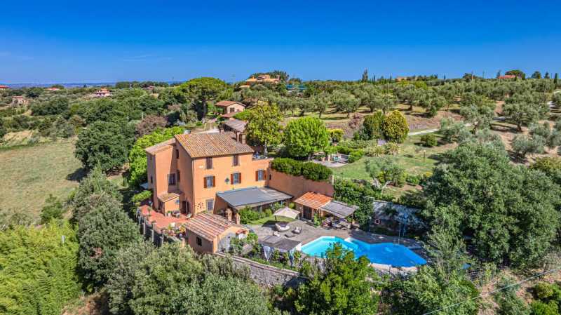 Se vende magnífica finca en Viterbo