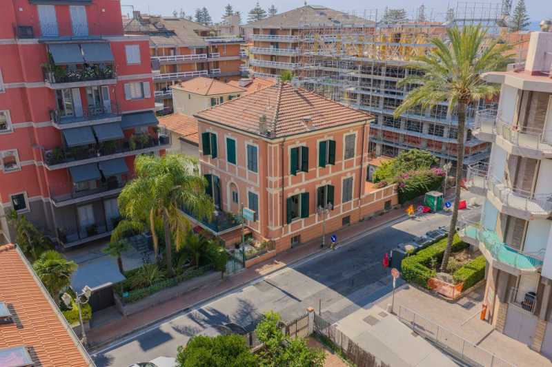 Hotel de lujo en el centro de Bordighera en venta