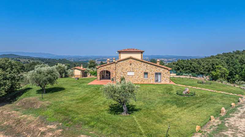 Se vende residencia privada con vistas magníficas a la Toscana