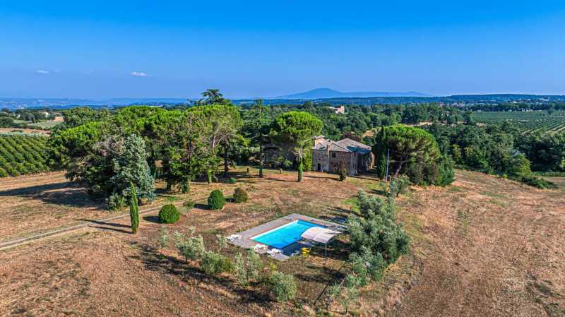 En venta, una propiedad única entre Bolsena y Orvieto.