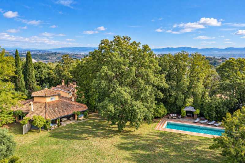 Villa con piscina y vista panorámica en Roma en venta