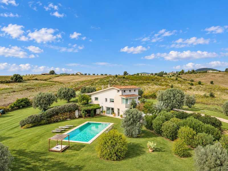 Se vende villa con piscina y vista panorámica en la frontera entre Lacio y Toscana
