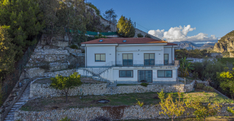 Villa junto al mar en Ventimiglia - en venta