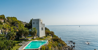 Villa con playa privada en Liguria.