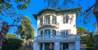 Se vende una villa inglesa en Bordighera.