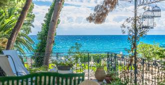 Villa de lujo con acceso a la playa en Diano Marina.