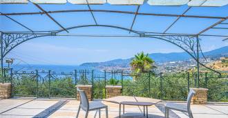 Villa con vista al mare a Sanremo