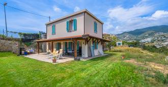 Nueva casa en San Remo con vistas panorámicas al mar