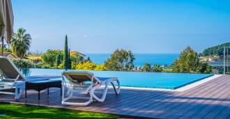 Villa moderna con vista al mar en Bordighera.