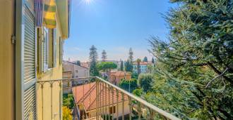 Apartamento de tres habitaciones en Bordighera.