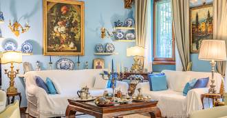 Apartamento de cuatro habitaciones con diseño elegante en Milán.