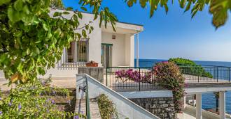 Lujosa villa en venta en Ospedaletti.
