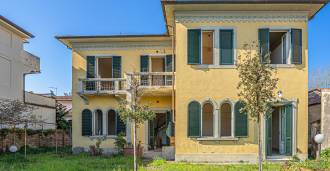 Villa elegante en Lido di Camaiore